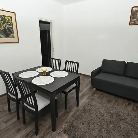 Rozsa Vendeghaz Guest house *