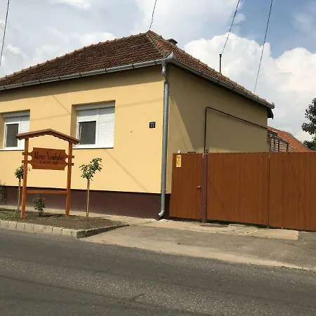 Rozsa Vendeghaz *