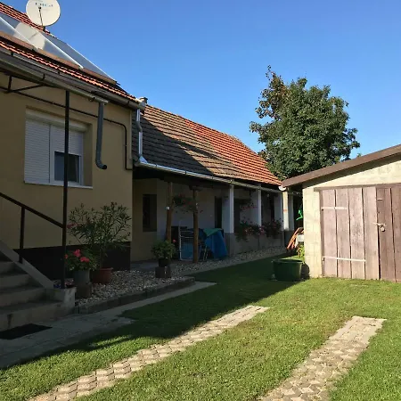 Rozsa Vendeghaz *